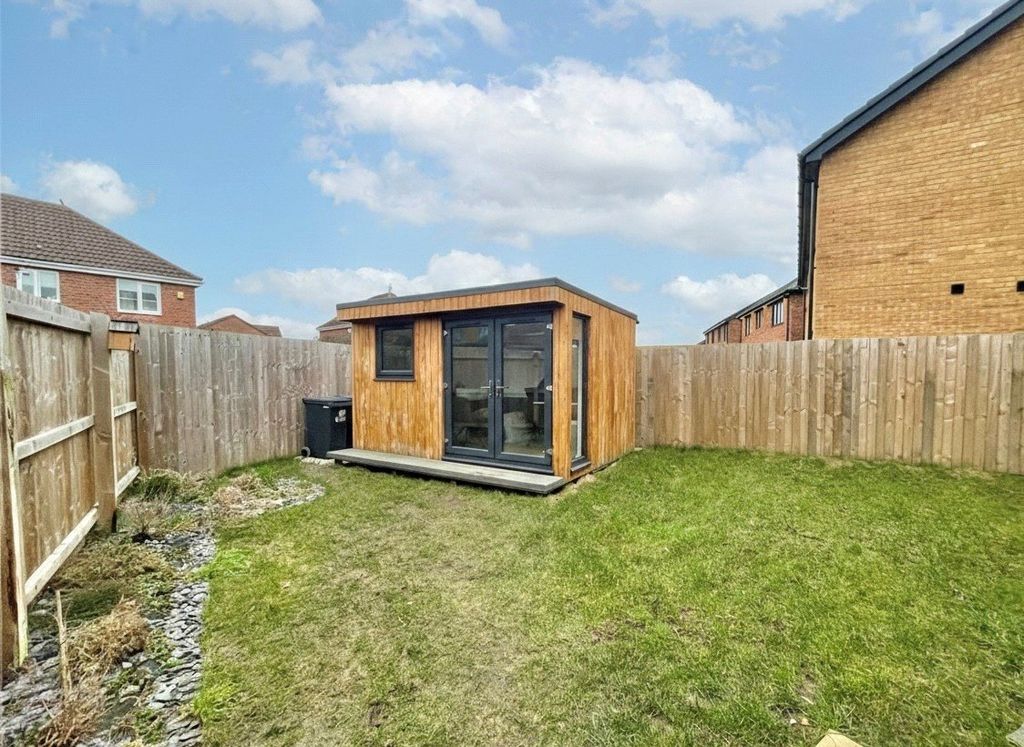 Property photo 3 of 16 Garden Room