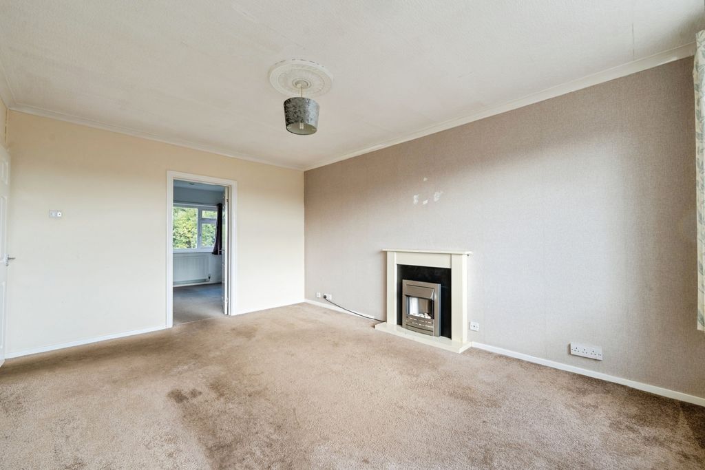 Property photo 3 of 16 Image 2