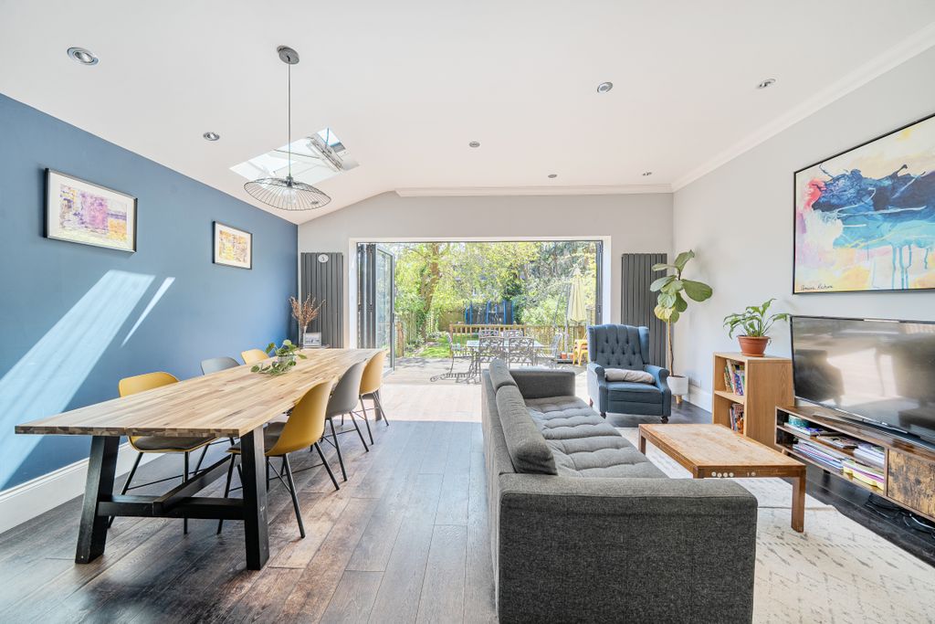 Property photo 1 of 17