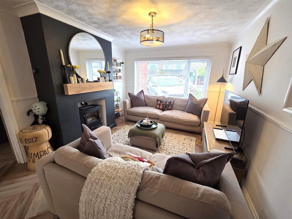 Property photo 2 of 16 Lounge.Jpeg