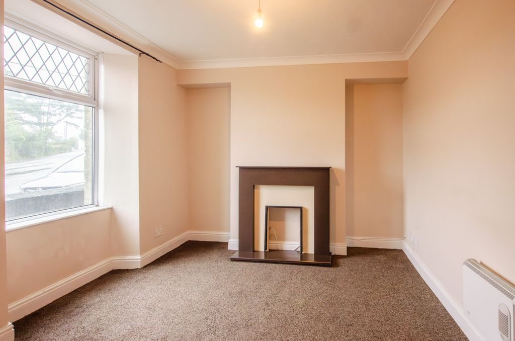 Property photo 2 of 12 2 Avondale Terrace Tps Bodmin Branch 01208 872728-
