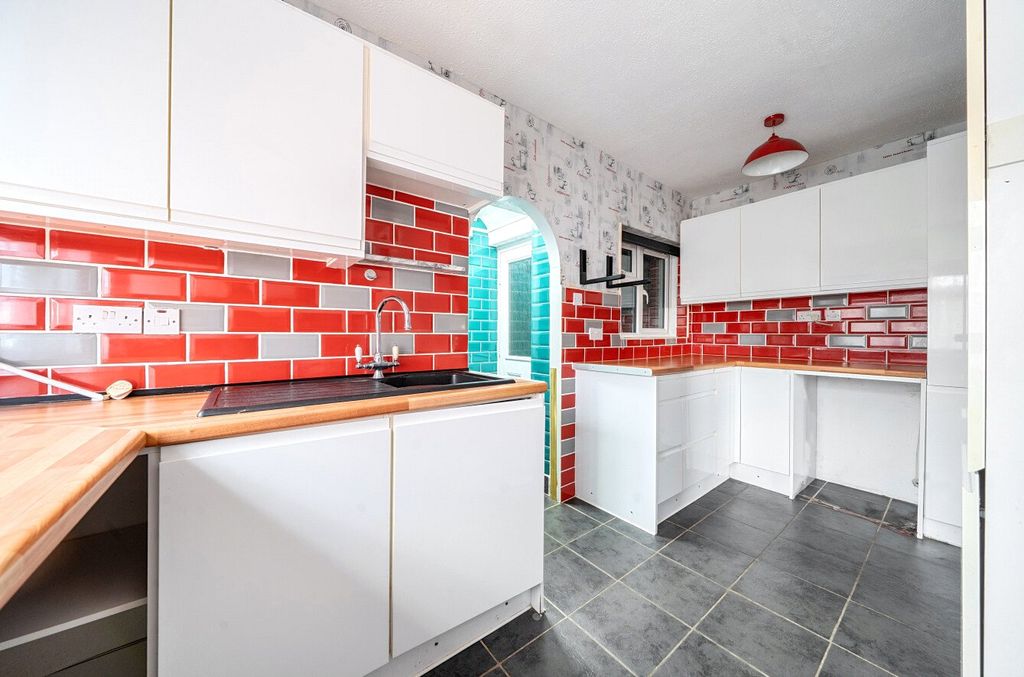 Property photo 3 of 15 Picture No. 18