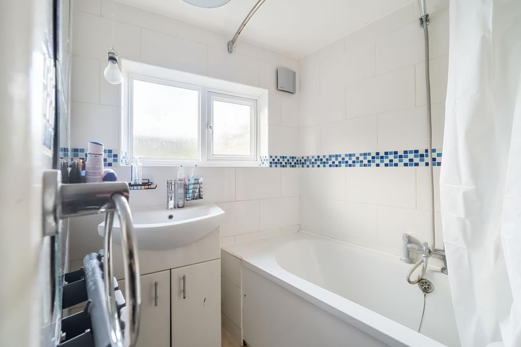 Property photo 3 of 20 Bathroom