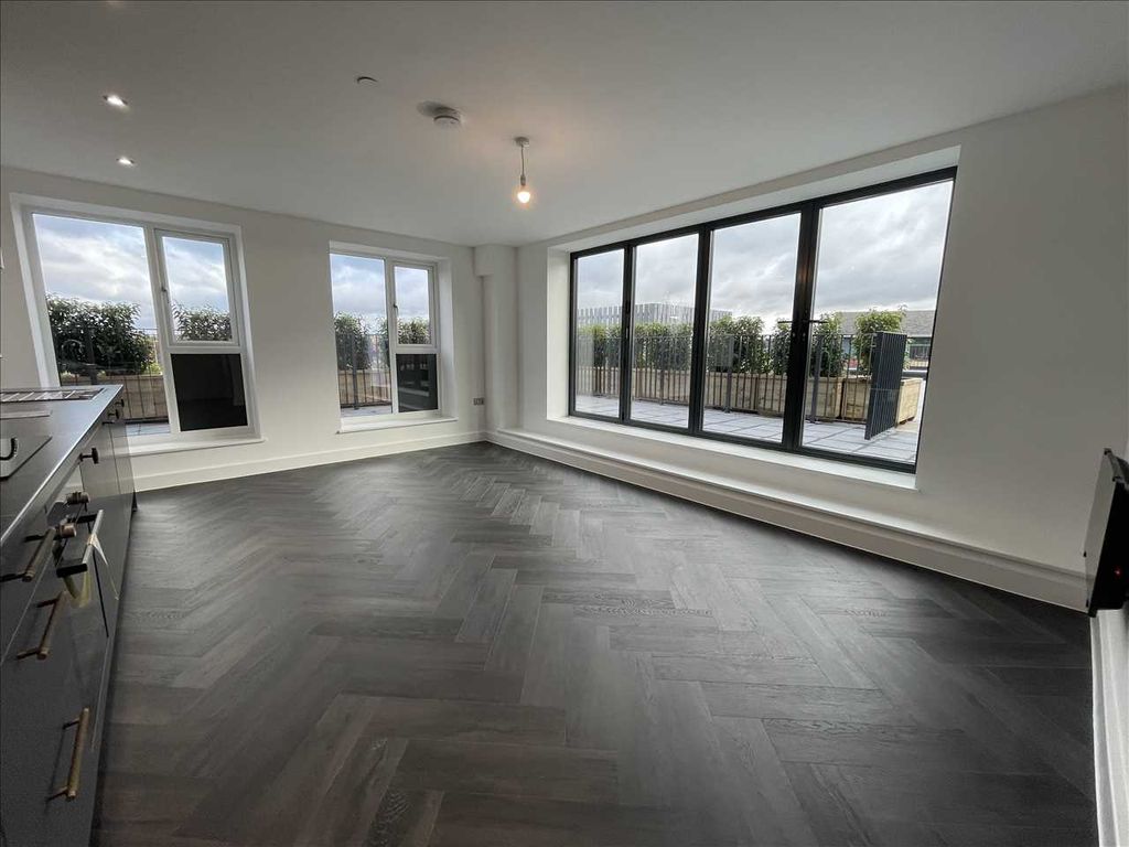 Property photo 3 of 23