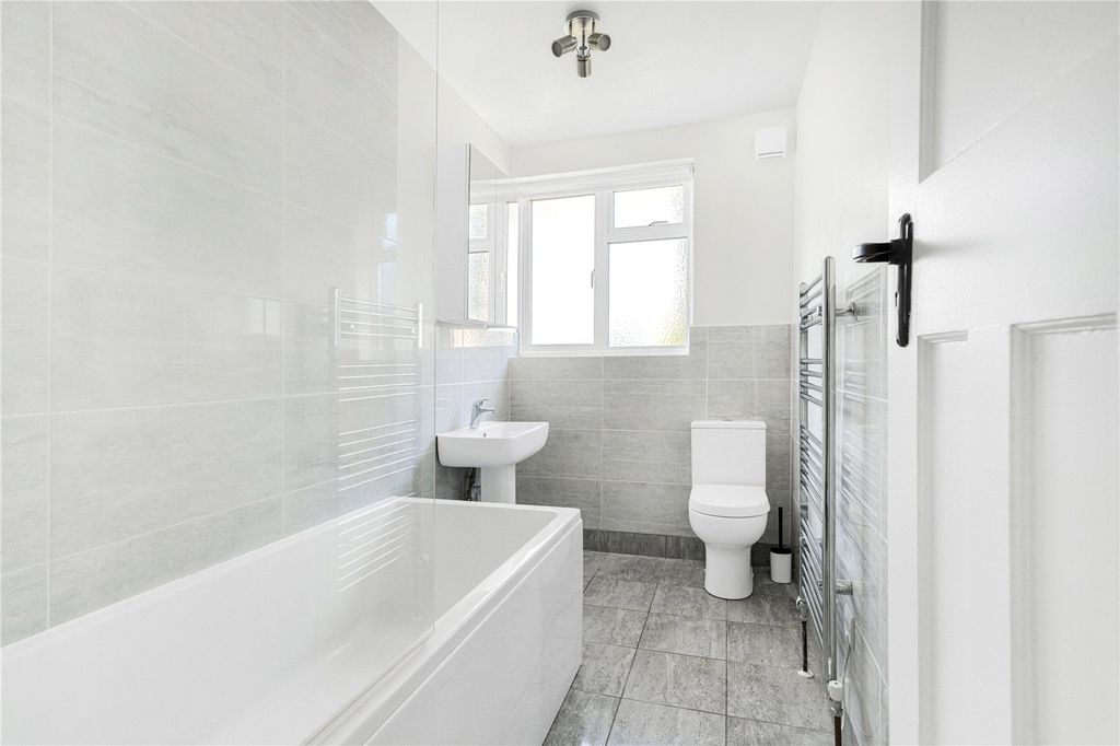 Property photo 3 of 6 Picture No. 11