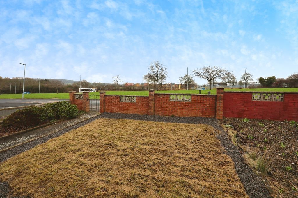 Property photo 2 of 12 Pbox-Img.Jpg