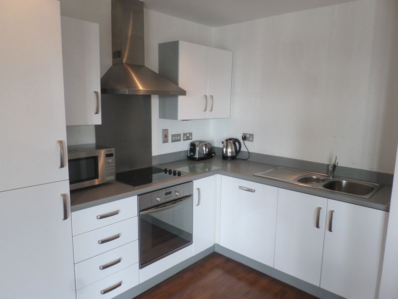 Property photo 3 of 6 Kitchen