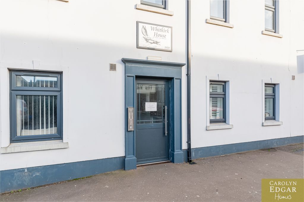 Property photo 2 of 19 004