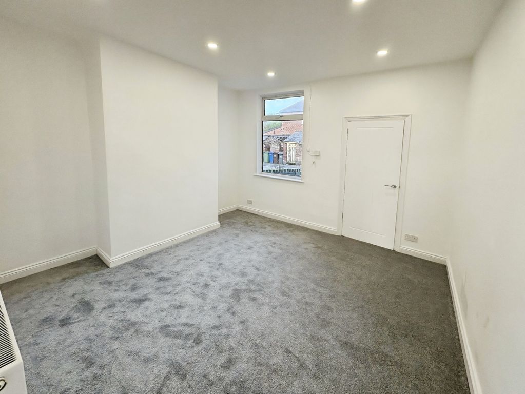 Property photo 3 of 8 Dining Room