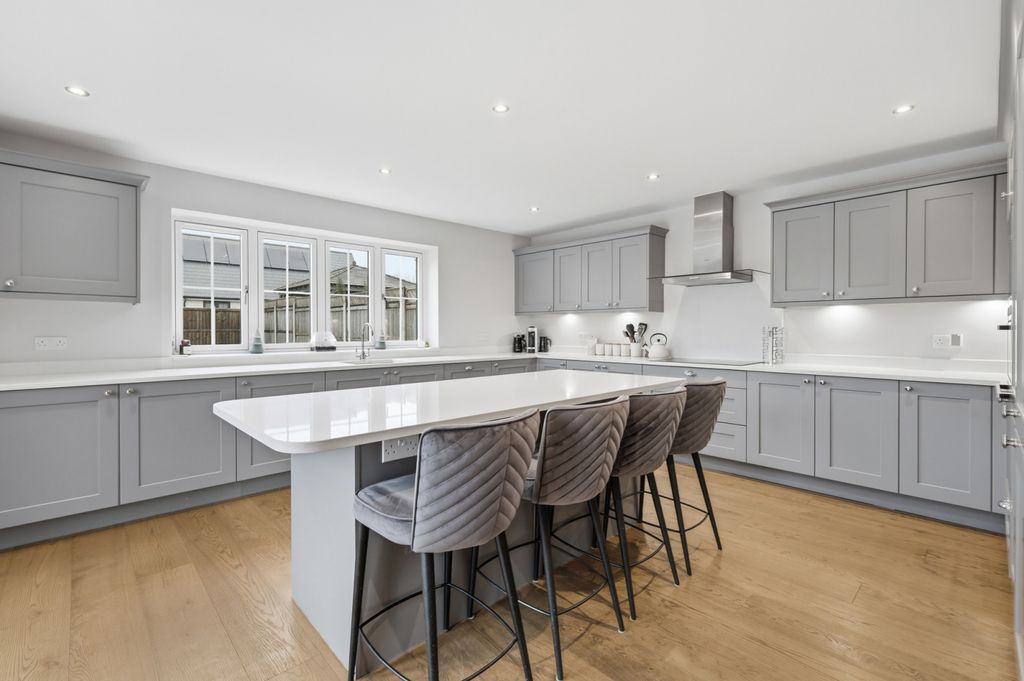 Property photo 3 of 23 Picture No. 36