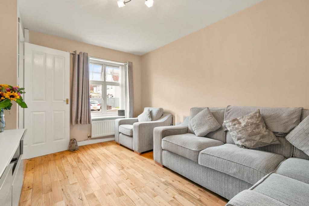 Property photo 2 of 31