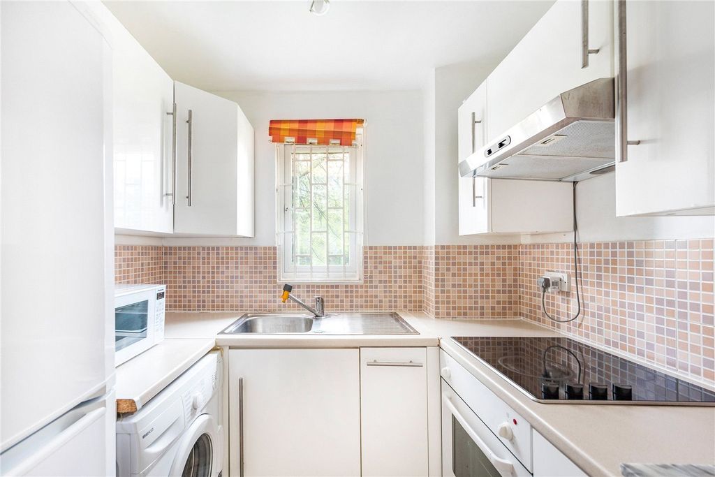 Property photo 2 of 7 Picture No. 13