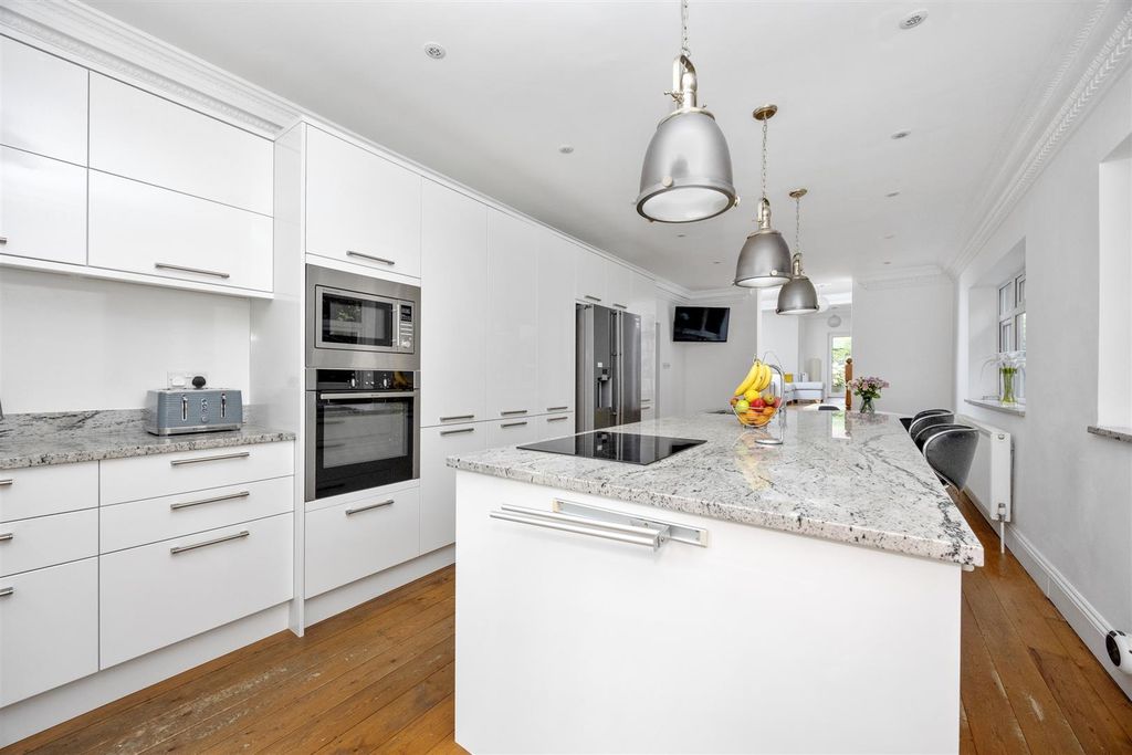 Property photo 3 of 32 Kitchen/Dining Room