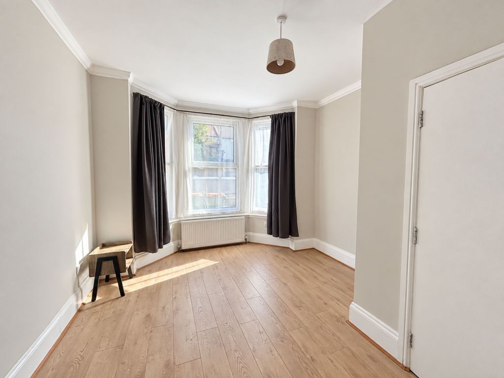 Property photo 3 of 12 Gf 26 Meanley
