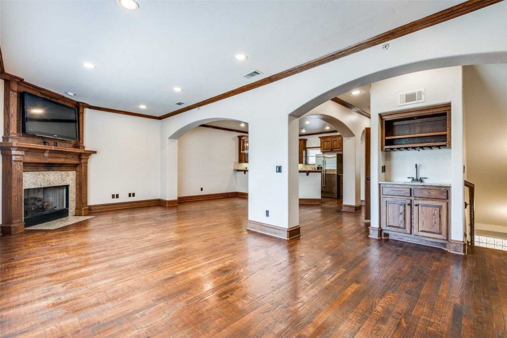 Property photo 1 of 26
