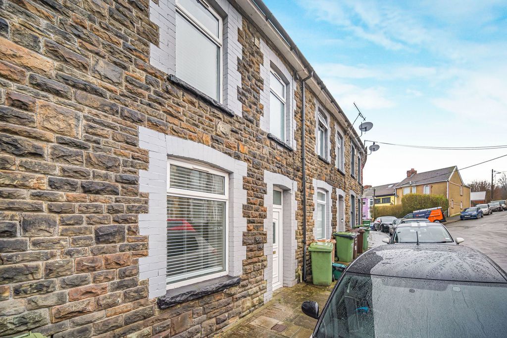 Property photo 2 of 23