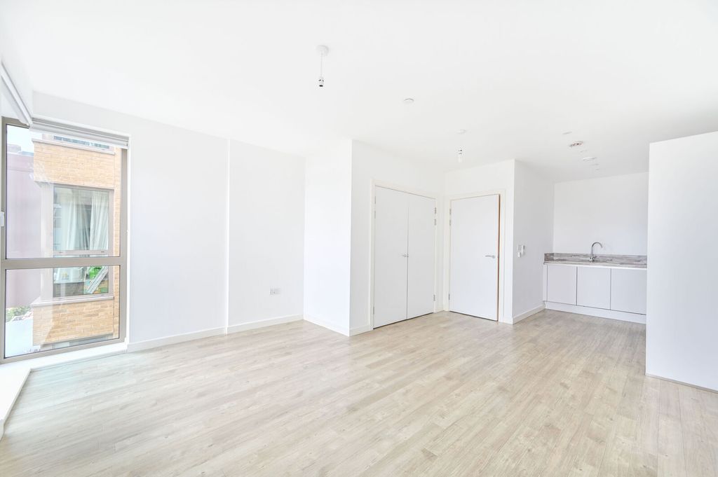 Property photo 3 of 14