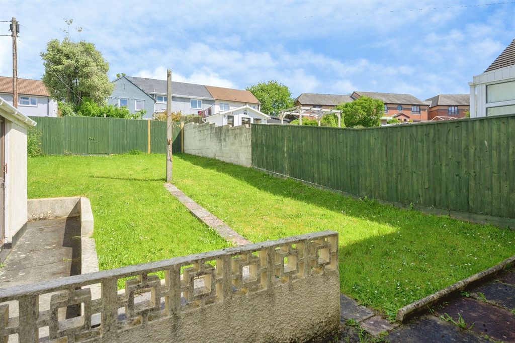 Property photo 3 of 27