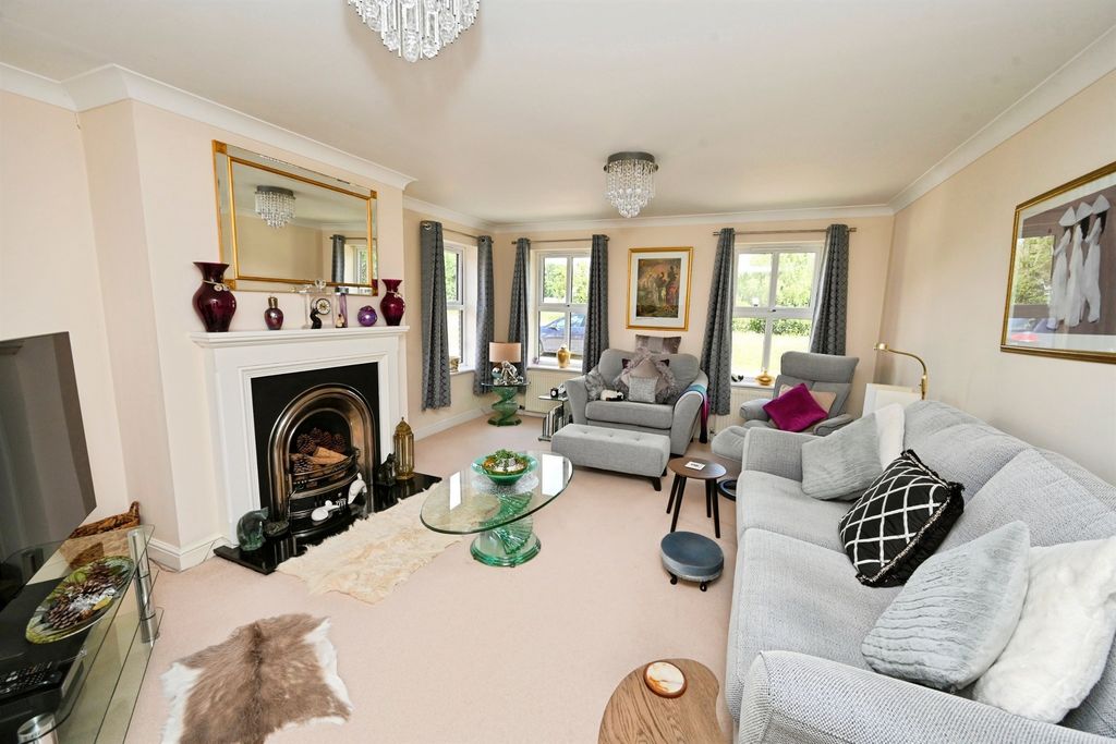 Property photo 3 of 17