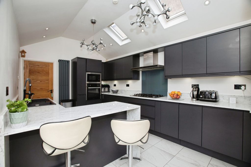 Property photo 1 of 16 Kitchen