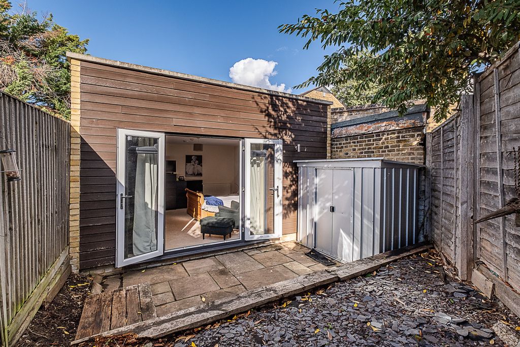 Property photo 1 of 11