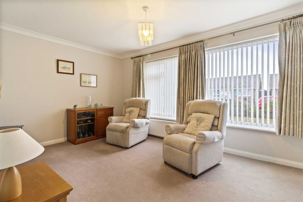 Property photo 3 of 21 Derwent Drive 12_006.Jpg