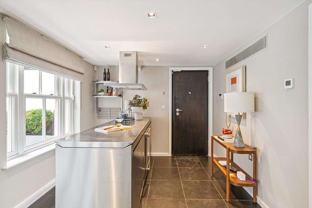 Additional image 31 of 8 bed terraced house to rentCheyne Walk & Cheyne Mews, London SW3