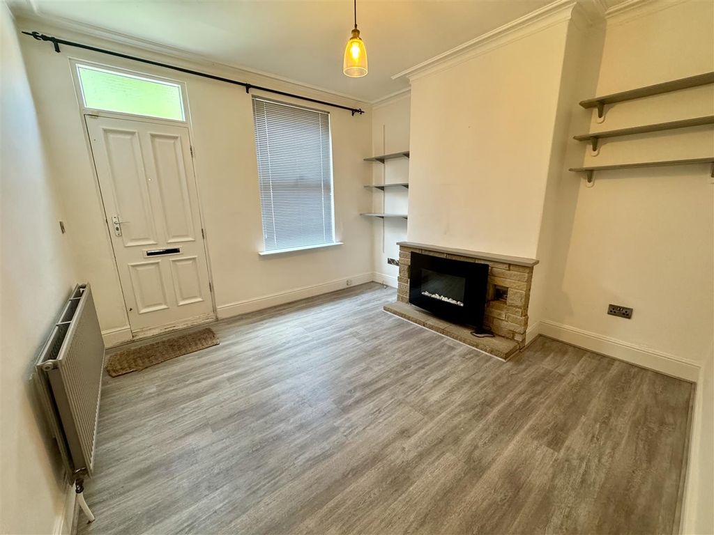 Property photo 2 of 12 Tempimagexzbc7M.Jpg