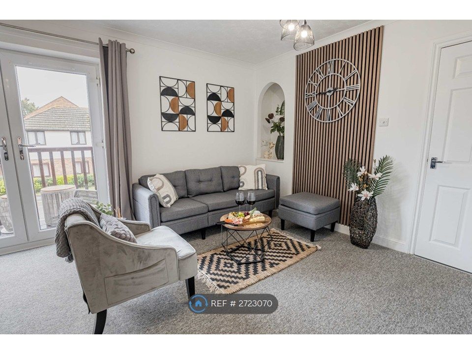 Property photo 3 of 13