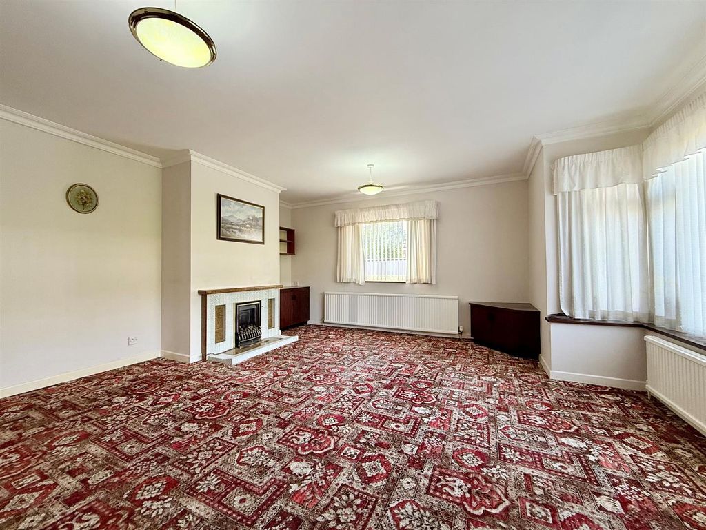 Property photo 2 of 18 Lounge/Dining Room