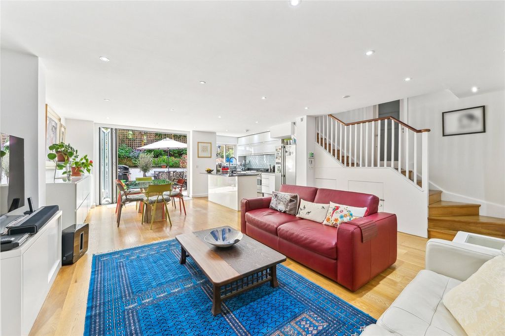 Property photo 3 of 18 Reception Room