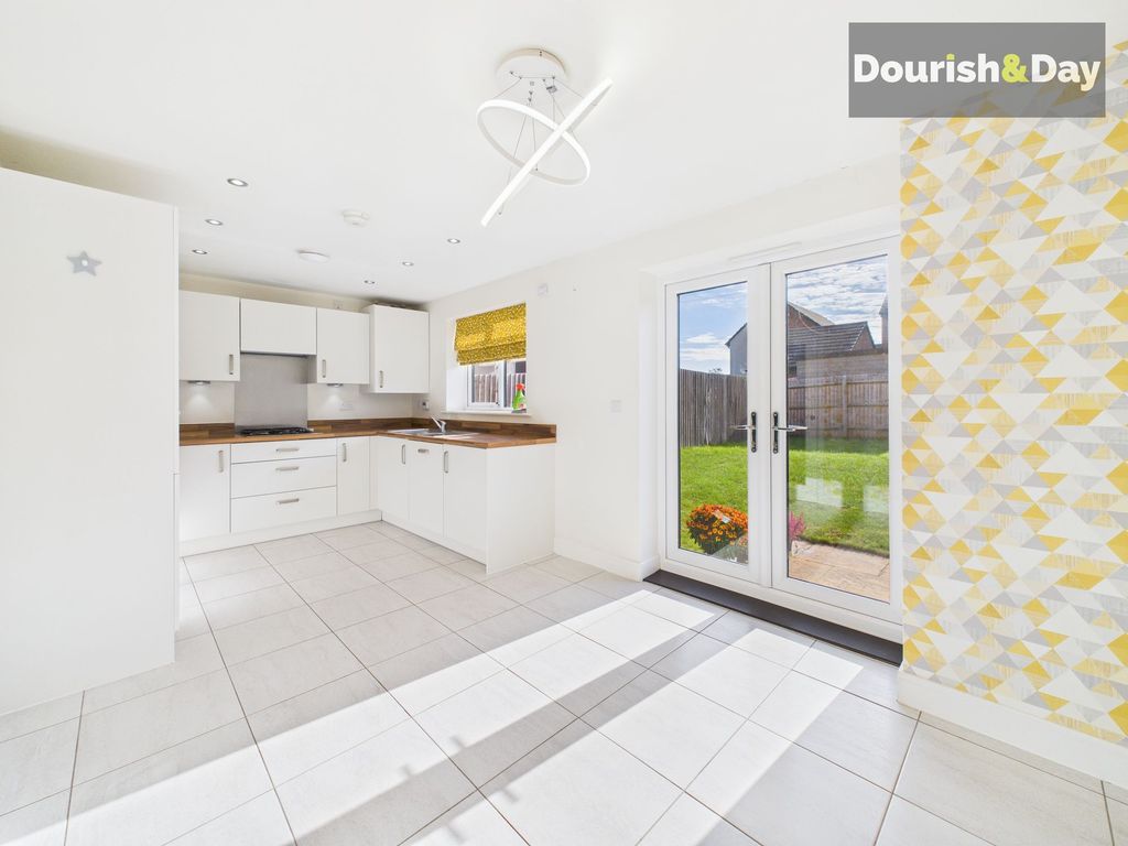 Property photo 2 of 16 Kitchen Diner