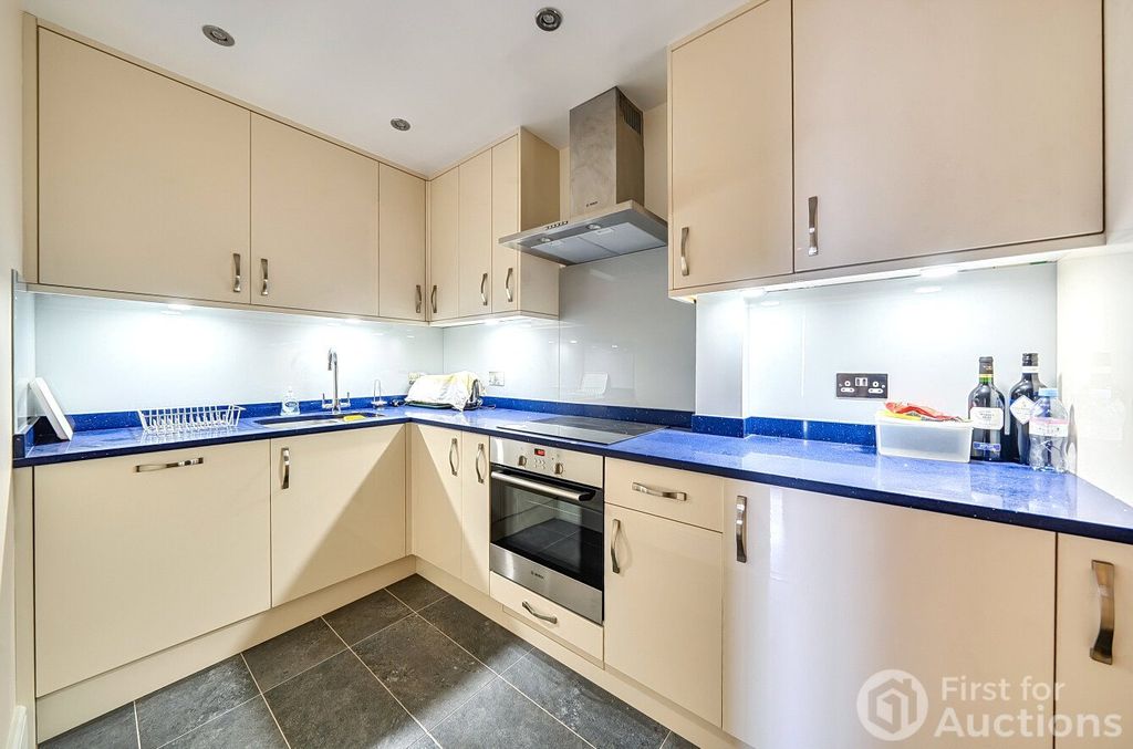 Property photo 2 of 12 Picture No. 22