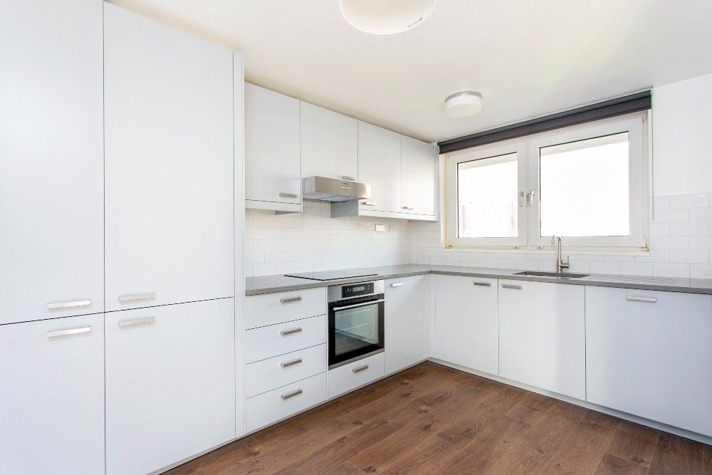 Property photo 2 of 8 Kitchen