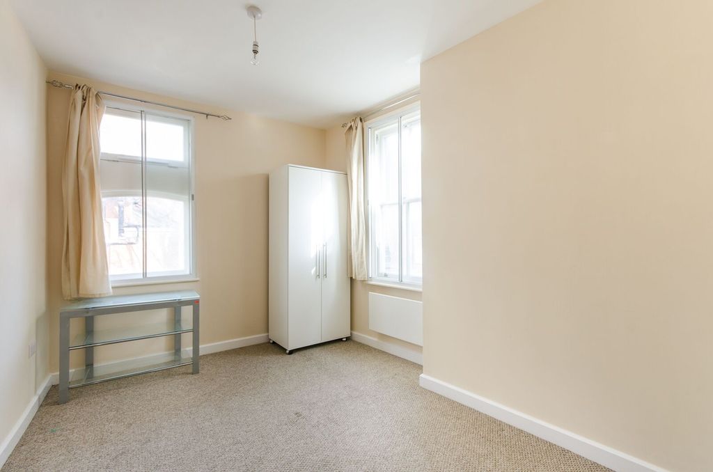 Property photo 1 of 5