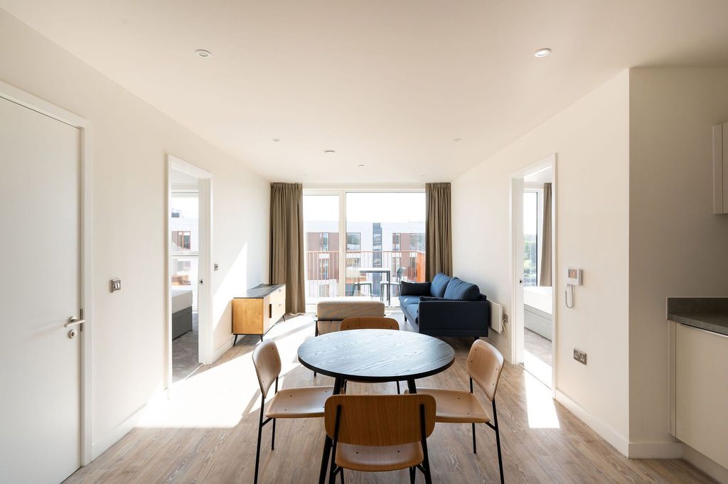 Property photo 2 of 21