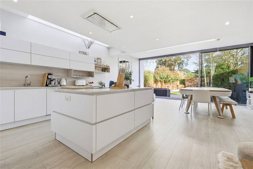 Property photo 2 of 23 Picture No. 03