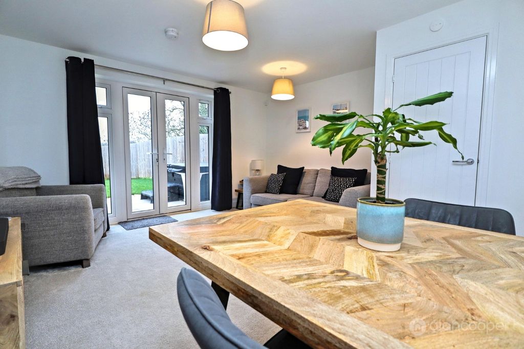 Property photo 3 of 20 4863354