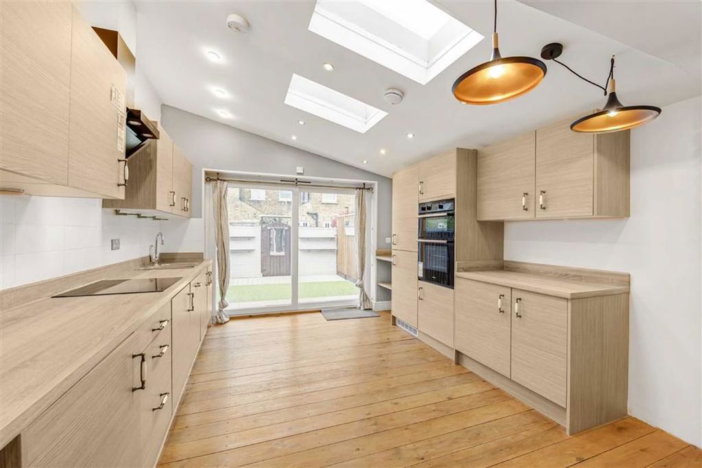 Property photo 2 of 8