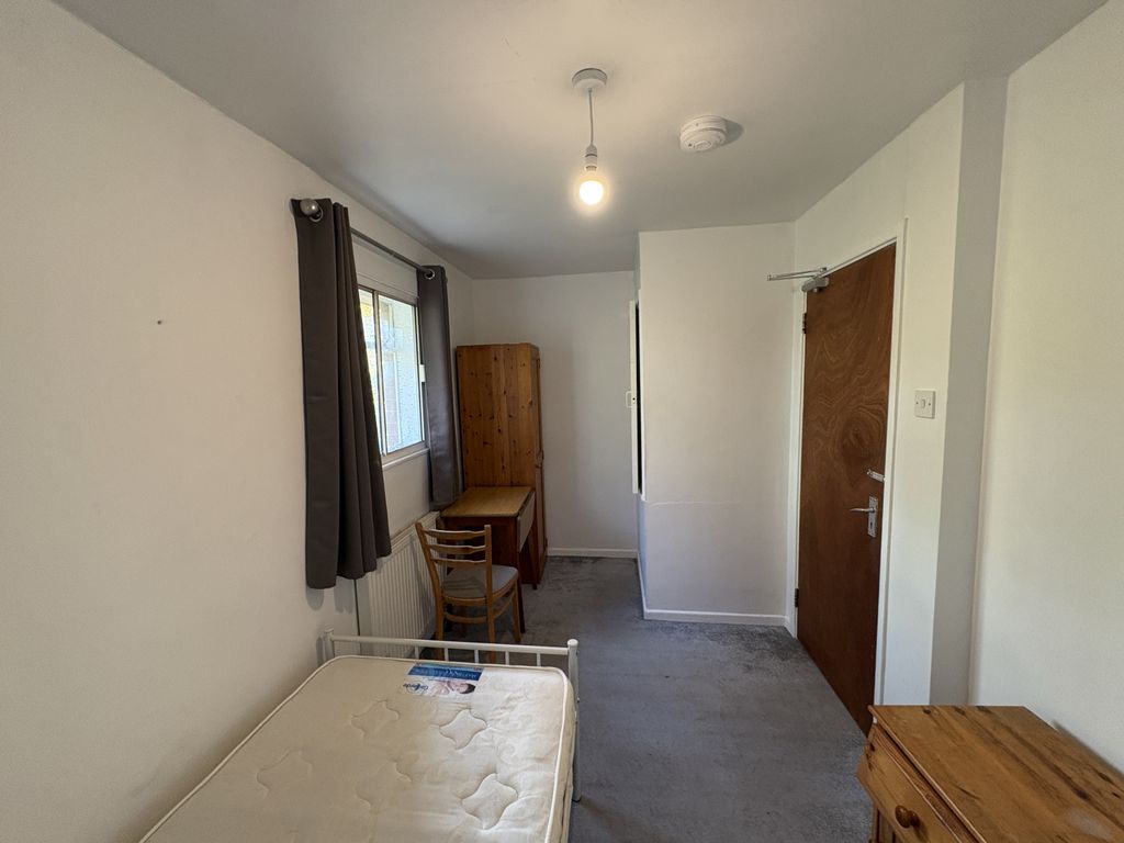 Property photo 1 of 3 Room