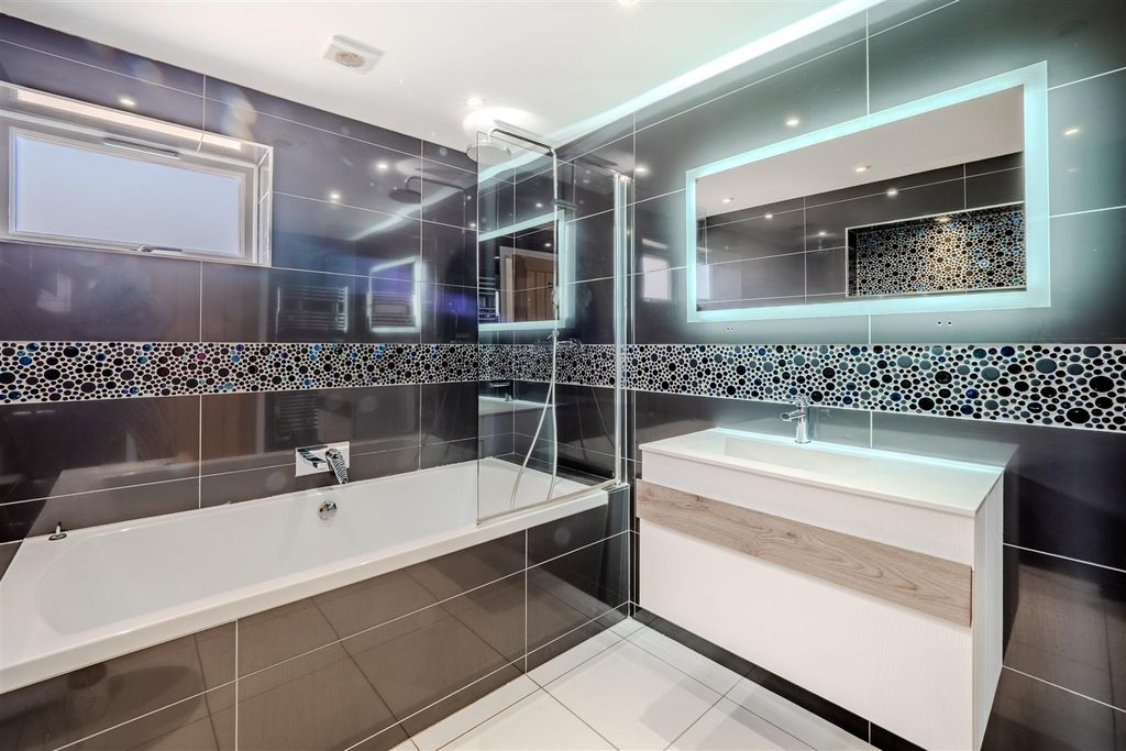 Additional image 9 of 5 bed detached house for saleMartcombe Road, Easton-In-Gordano, Bristol BS20