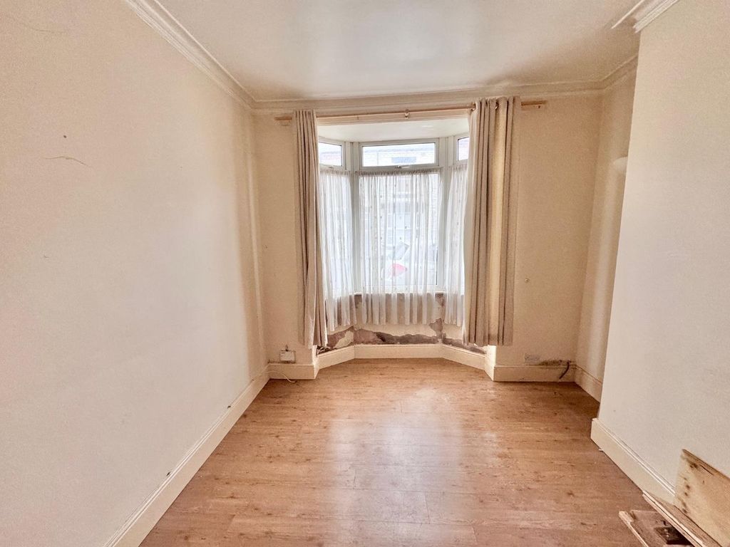 Property photo 2 of 9 Lounge