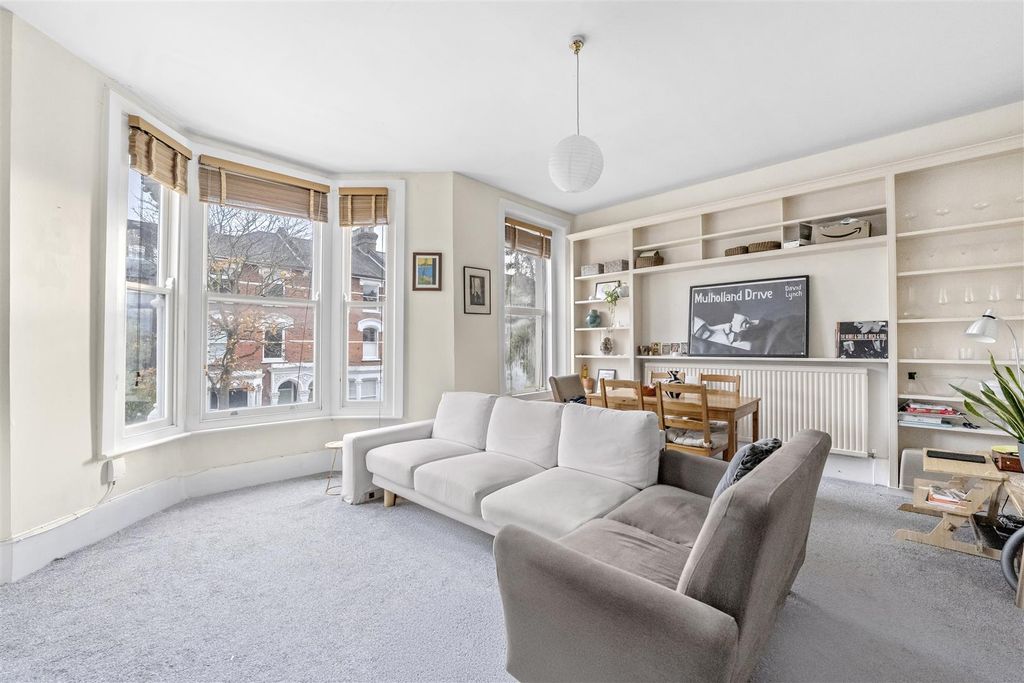 Property photo 2 of 8