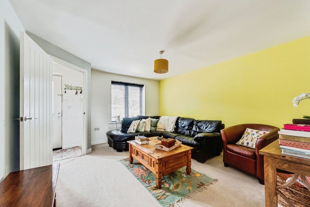 Property photo 2 of 20 Pbox-Img.Jpg