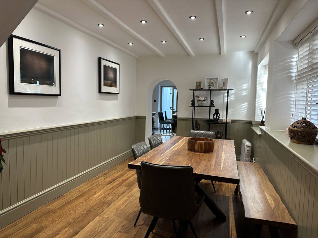 Property photo 2 of 26 Picture No. 30