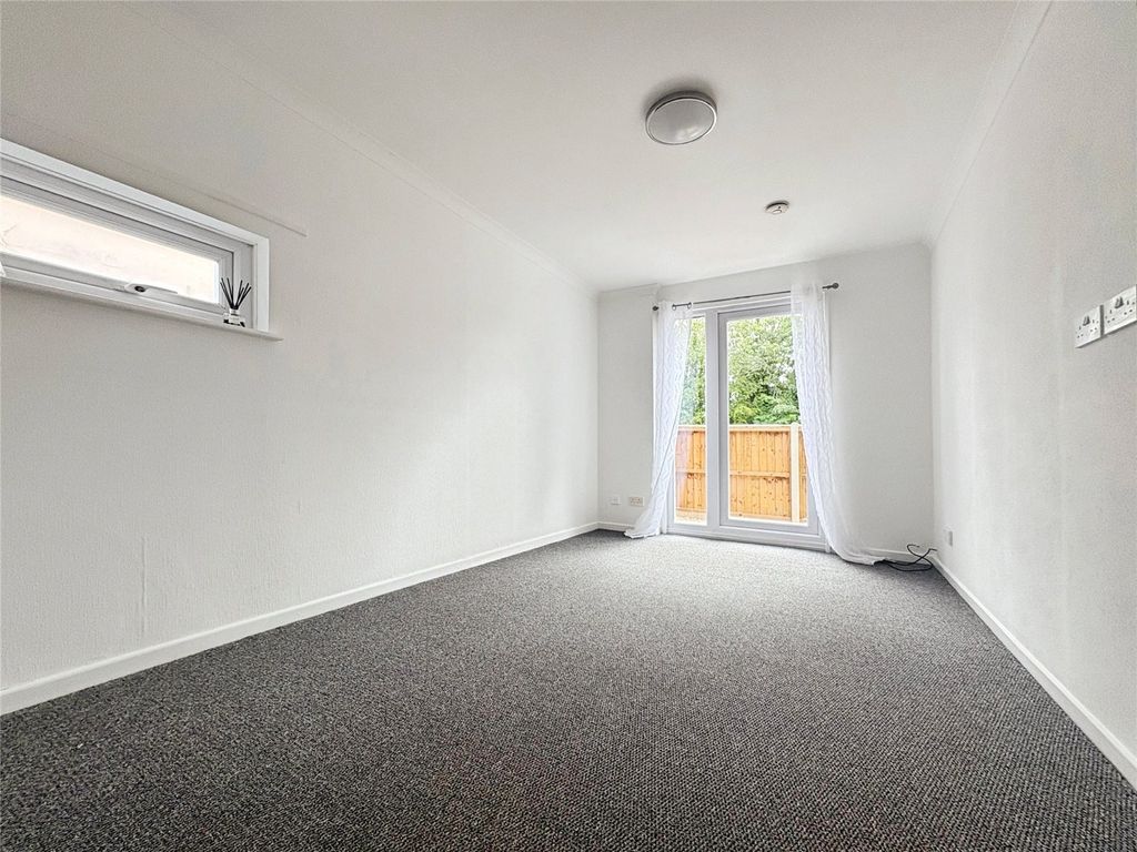 Property photo 3 of 13 Picture No. 24