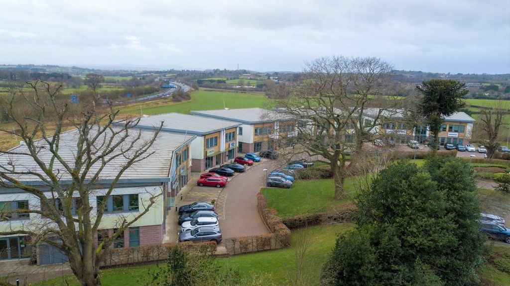 Property photo 3 of 11 F8E54054E6E588022Cf8F826c91c2c36Topaz04.Jpg