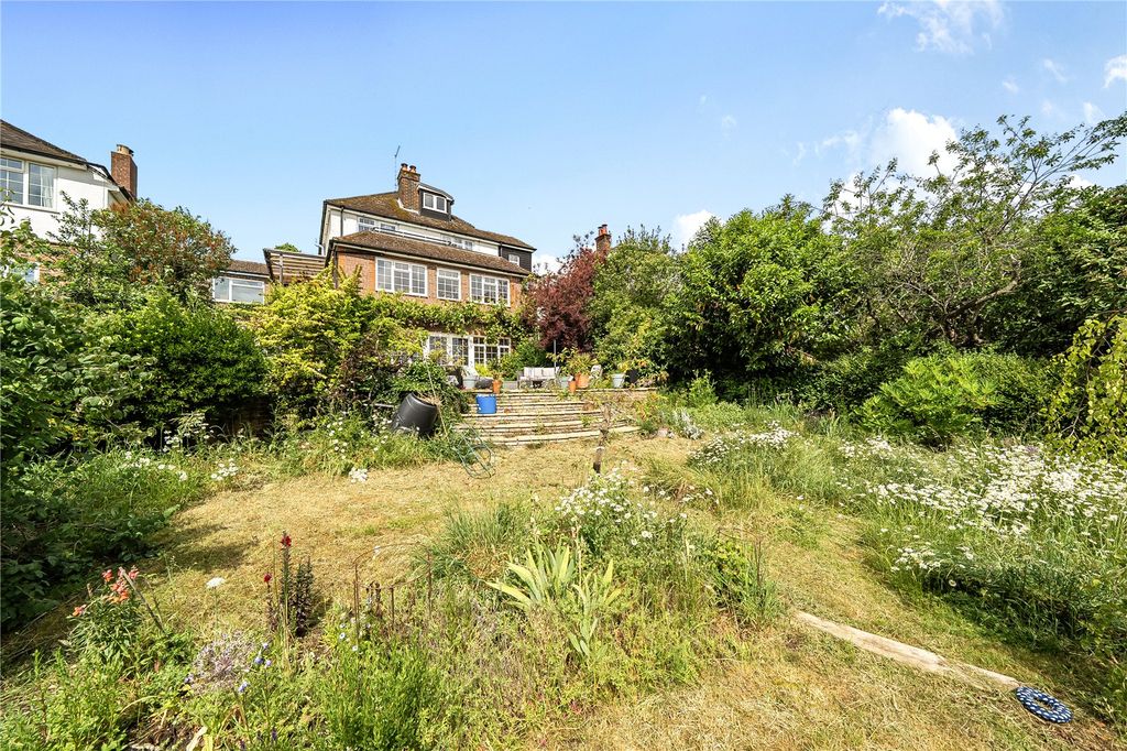 Property photo 3 of 20 Picture No. 24