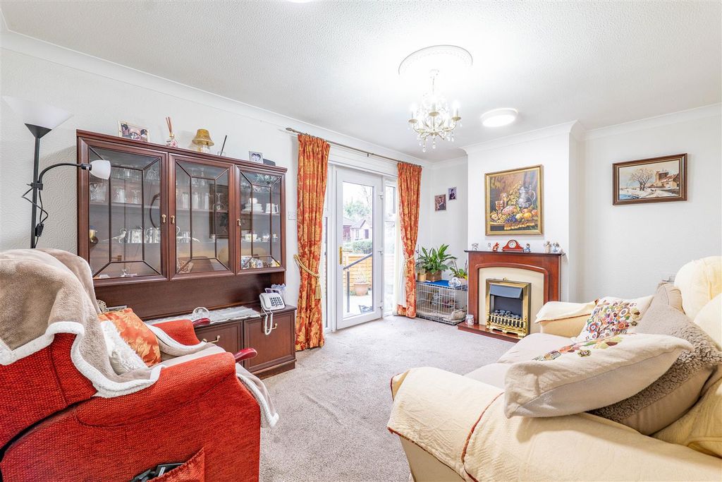 Property photo 2 of 14 Lounge/Dining Room