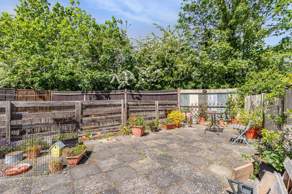 Additional image 15 of 2 bed flat for saleBurr Close, Bexleyheath DA7